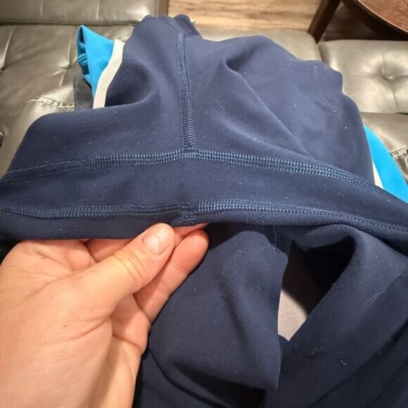 Lululemon High Rise Crop with Pockets 23" - Picture 5 of 5